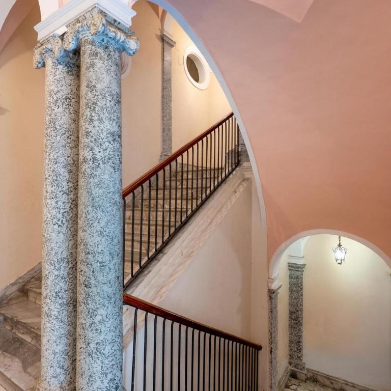 GuestHost - Reb's House - Two-Bedroom Apartment - 24