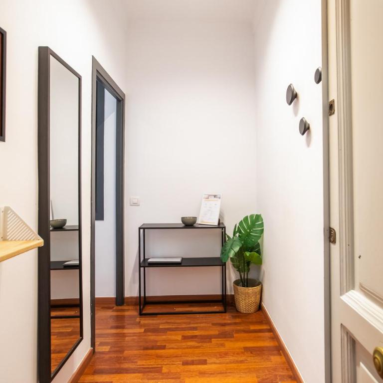 31ind1117- Apartment near sagrada Familia - Two-Bedroom Apartment - 17