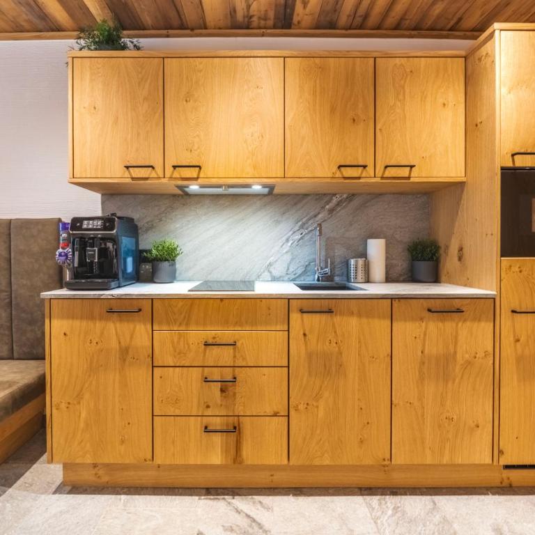 Alpine Essence - Luxury Apartment in Zell am See Center - One-Bedroom Apartment - 11