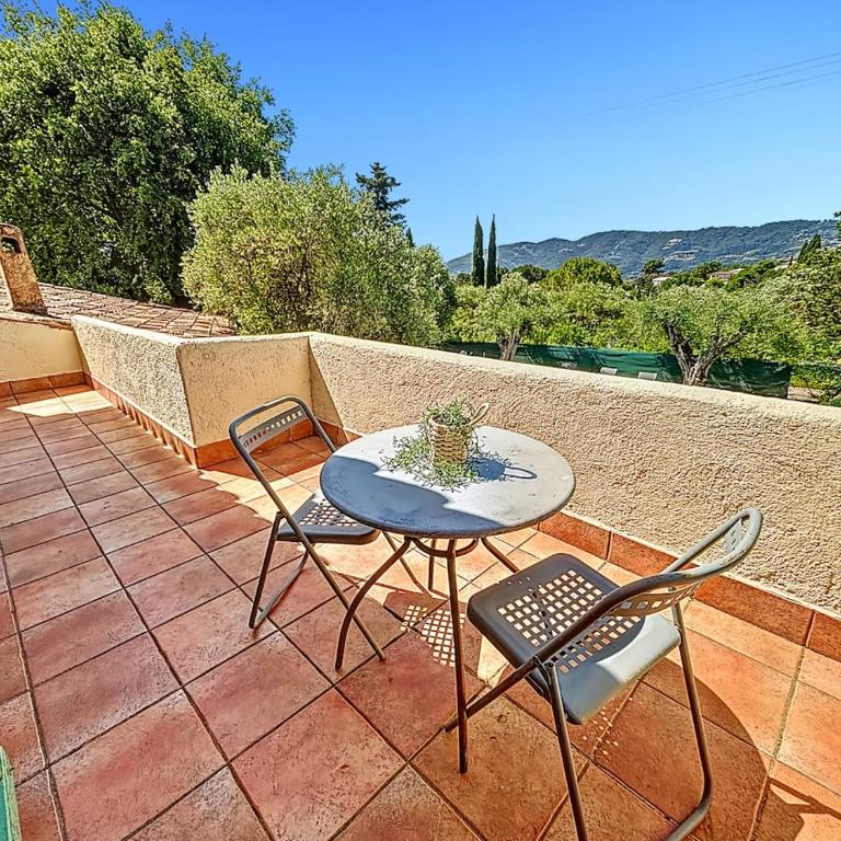 Mas Provençal Renové avec piscine - Villa - 21