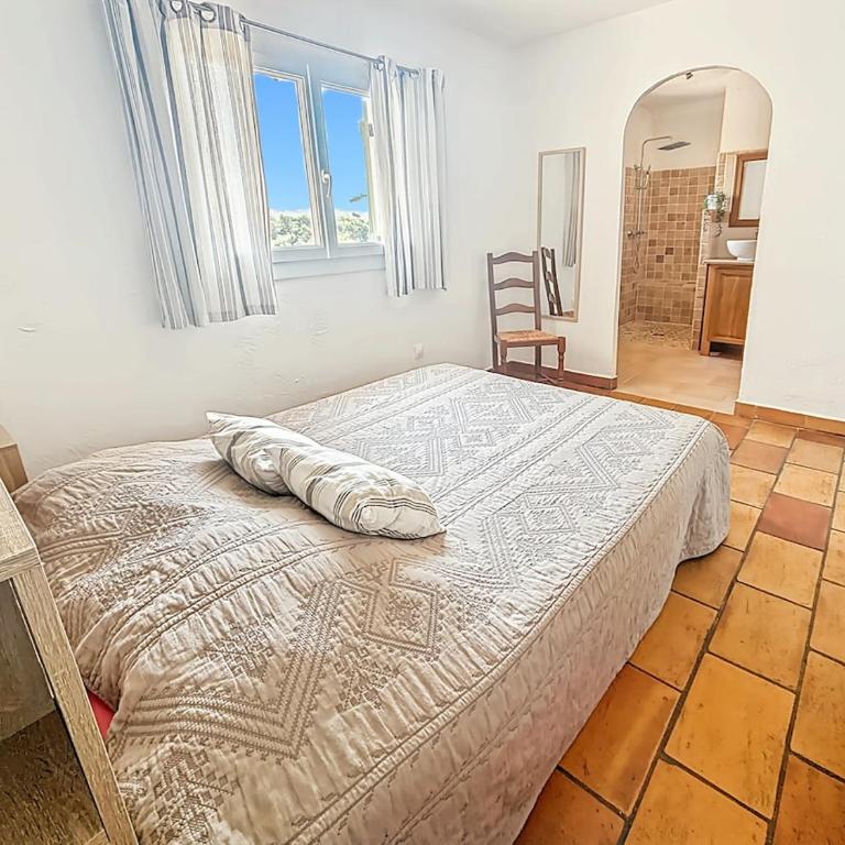 Mas Provençal Renové avec piscine - Villa - 26