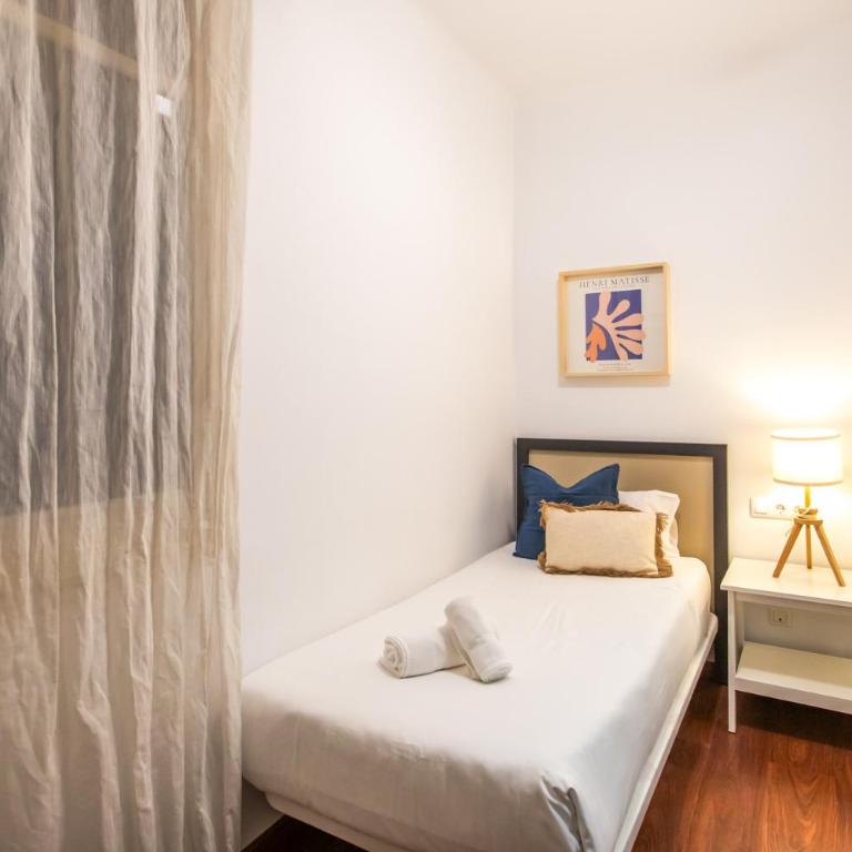 34IND1119- Apartment near Sagrada Familia - Two-Bedroom Apartment - 16