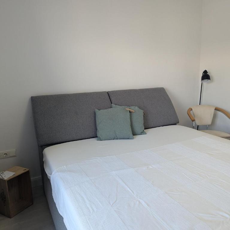 Ferienzimmer Nordkettenblick - Doppelzimmer mit Bergblick - 7