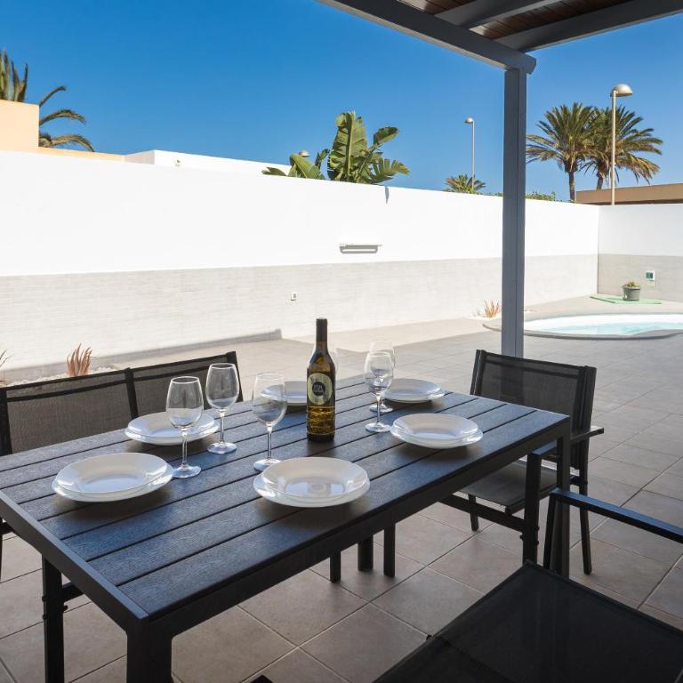 Home2Book Bright Villa with Pool, Corralejo - Villa de 3 dormitorios - 2