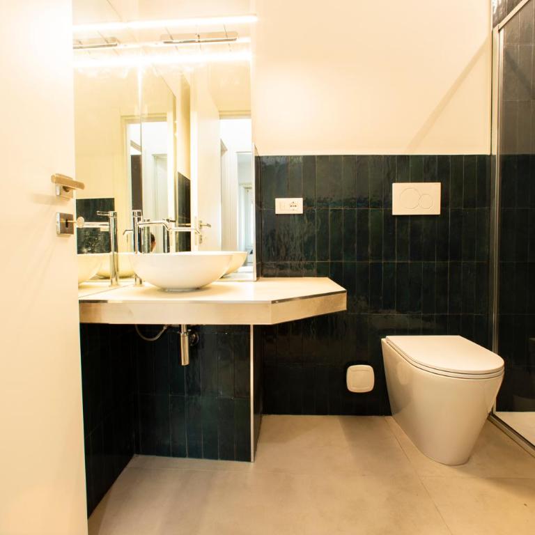 GetTheKey Marconi Apartments - Two-Bedroom Apartment with Balcony - 3