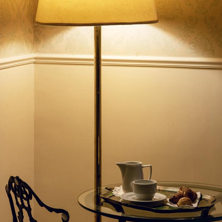 Carafa di Maddaloni Residenza di Charme - Camera Matrimoniale/Doppia con Letti Singoli con Letto Supplementare - 5