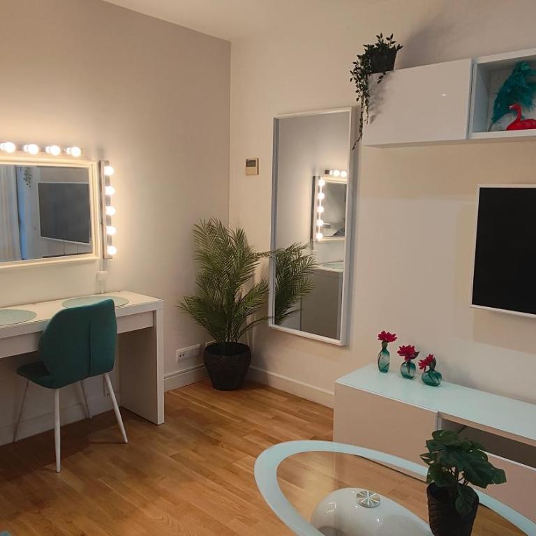 GRAN VIA - CHUECA - Madrid Central - One-Bedroom Apartment - 25