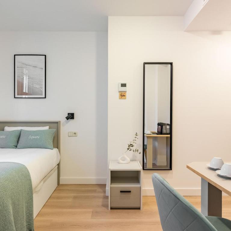 Square Rooms by Charming, cerca del aeropuerto y con un pequeño gimnasio - Habitación Individual - 2