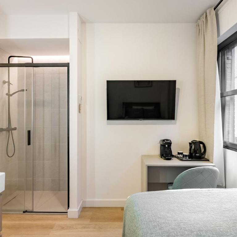 Square Rooms by Charming, cerca del aeropuerto y con un pequeño gimnasio - Habitación Individual - 2