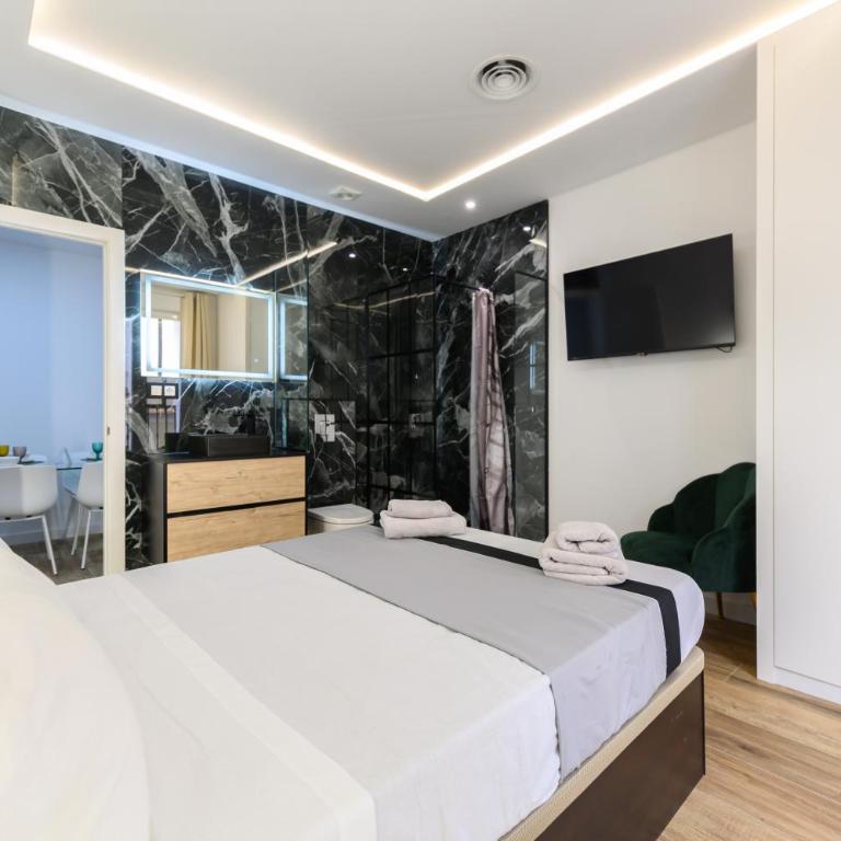 Amplio piso exterior de 2 dormitorios en Centro de Madrid Temporal SCSD14 - Two-Bedroom Apartment - 3