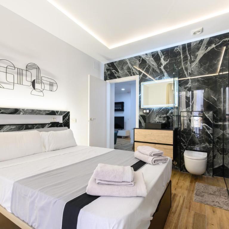 Amplio piso exterior de 2 dormitorios en Centro de Madrid Temporal SCSD14 - Two-Bedroom Apartment - 16