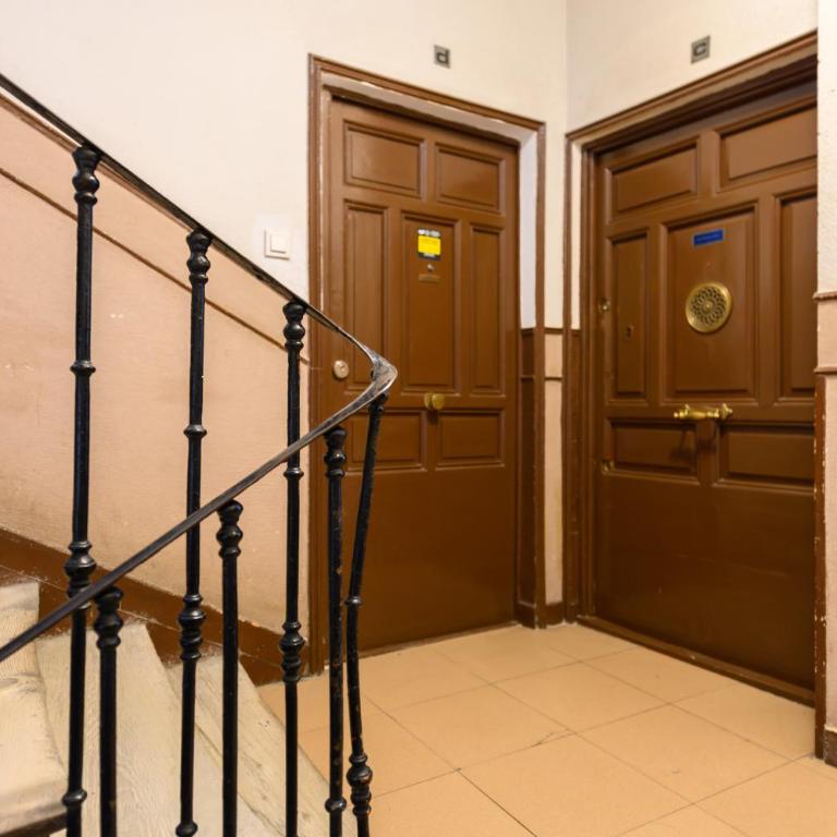 Amplio piso exterior de 2 dormitorios en Centro de Madrid Temporal SCSD14 - Two-Bedroom Apartment - 23