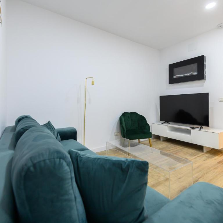Amplio piso exterior de 2 dormitorios en Centro de Madrid Temporal SCSD14 - Two-Bedroom Apartment - 32