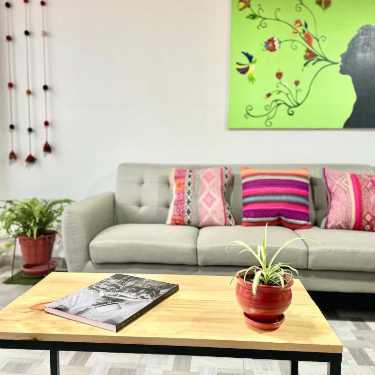 Casita Cusco Spacious 2BR apartment great views, balcony, WiFi - Apartamento de 2 dormitorios - 1