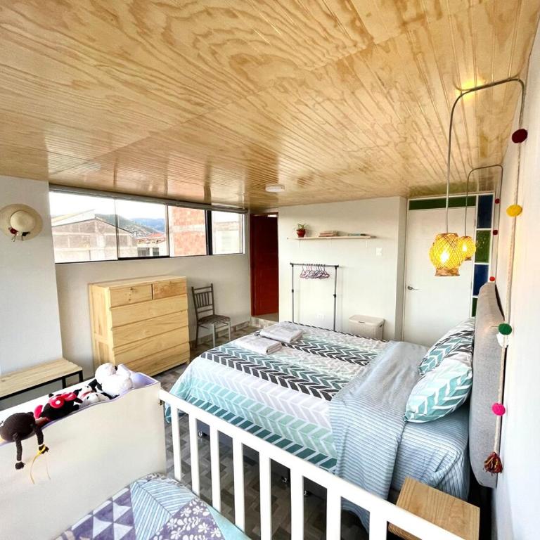 Casita Cusco Spacious 2BR apartment great views, balcony, WiFi - Two-Bedroom Apartment - 9