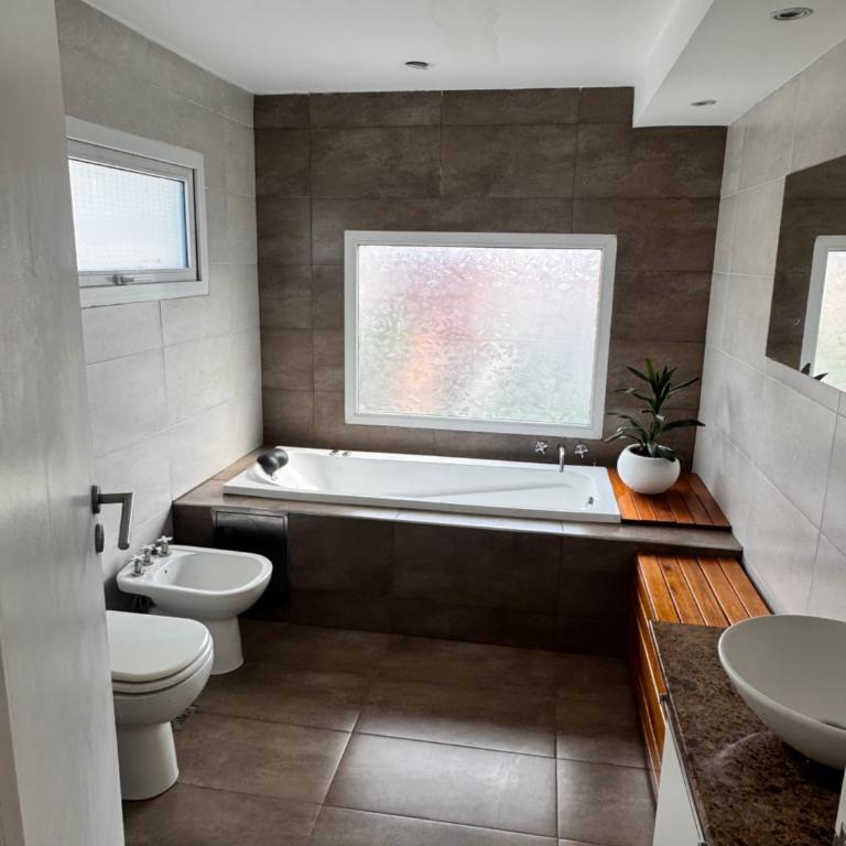 Viviendas barrio Caisamar - Three-Bedroom House - 4