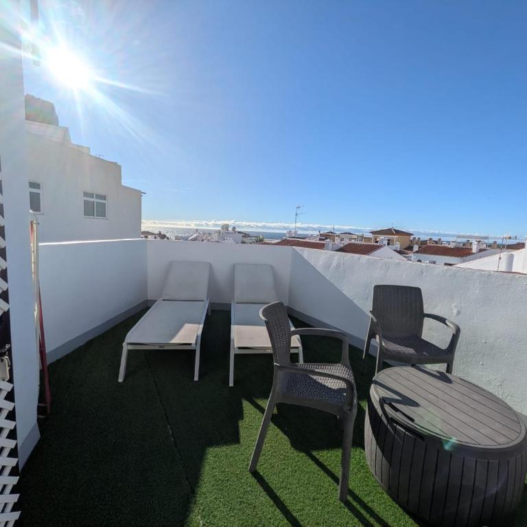 Apartment close from the beach and centre of Nerja - Apartamento de 1 dormitorio - 2