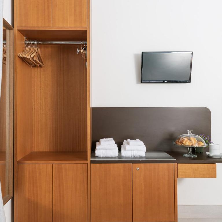 Petrucci Garden B&B - Three-Bedroom Apartment - 3
