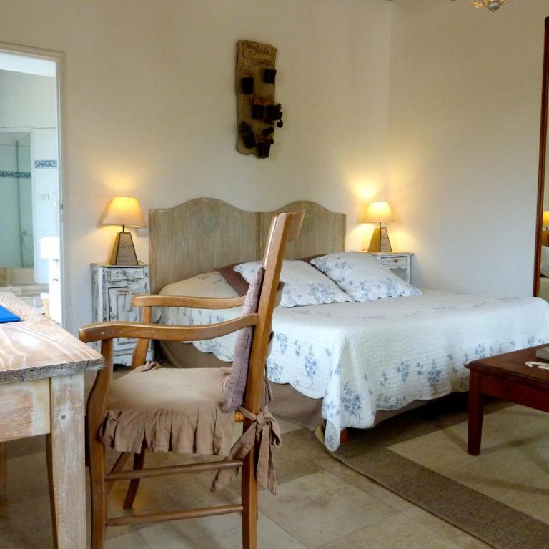 Domaine du Manoir - Superior Triple Room - 3