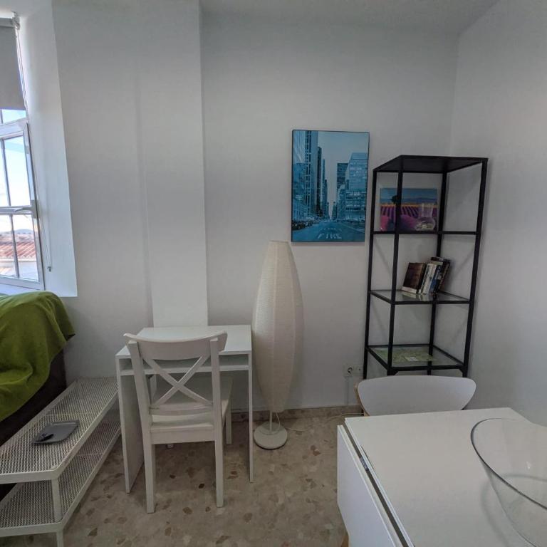Charming apartment close to the beach and centre of Nerja - One-Bedroom Apartment - 10
