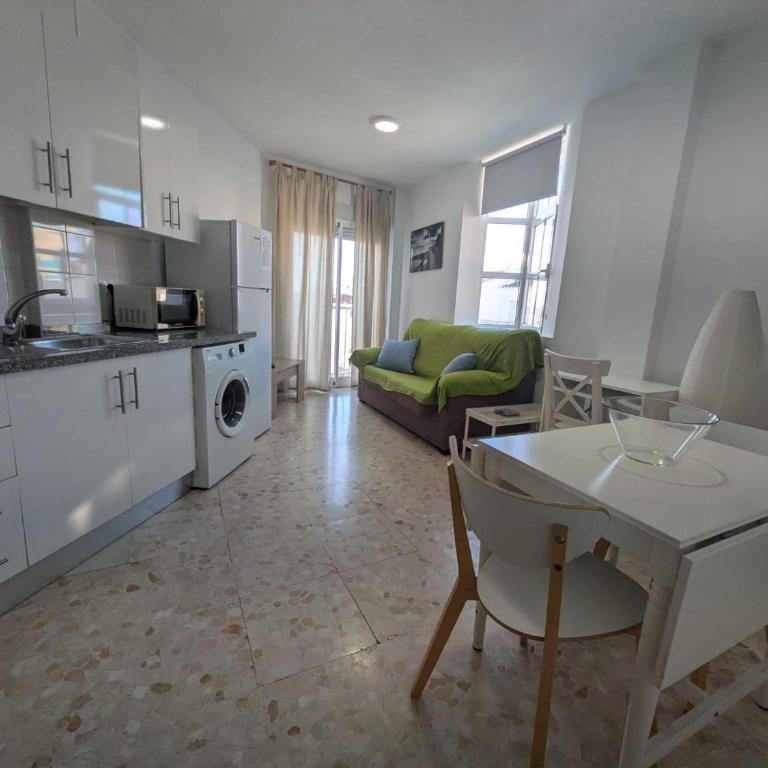Charming apartment close to the beach and centre of Nerja - One-Bedroom Apartment - 14
