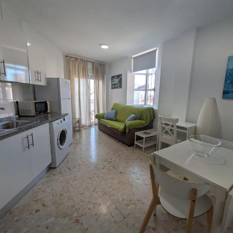 Charming apartment close to the beach and centre of Nerja - One-Bedroom Apartment - 5
