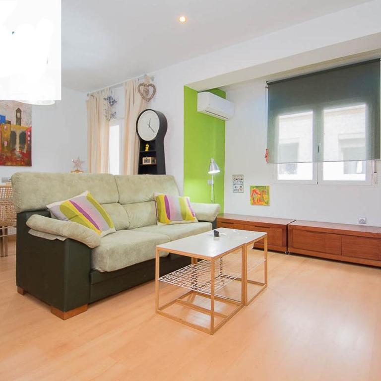 Piso moderno cerca del centro - Two-Bedroom Apartment - 1
