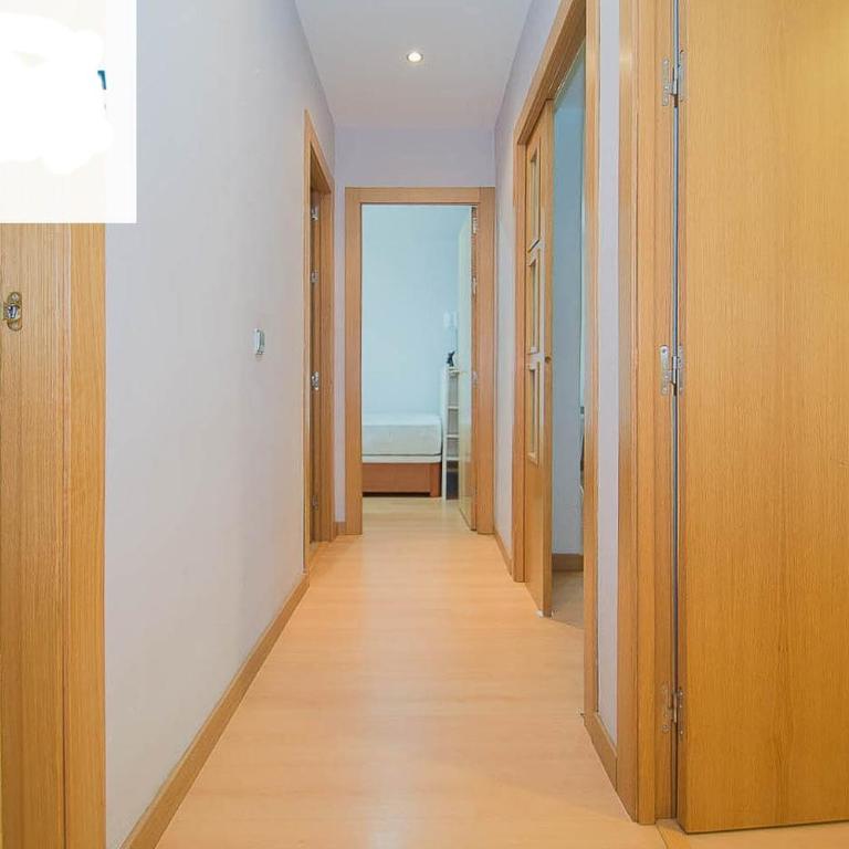 Piso moderno cerca del centro - Two-Bedroom Apartment - 4
