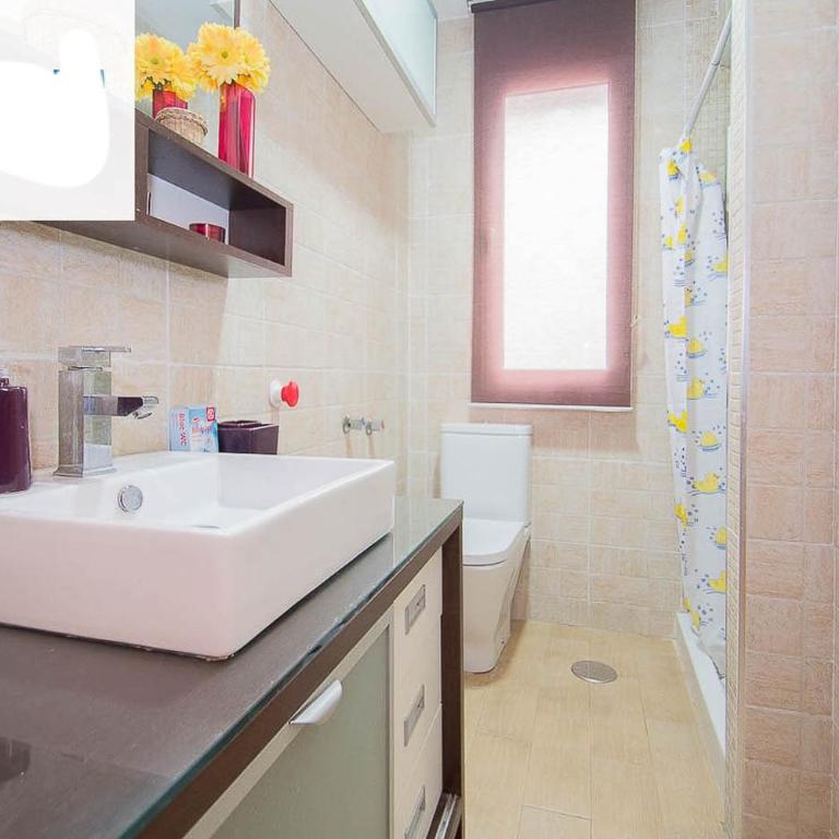 Piso moderno cerca del centro - Two-Bedroom Apartment - 12