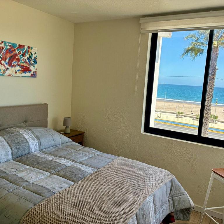 Departamento Borde Mar - Three-Bedroom Apartment - 12