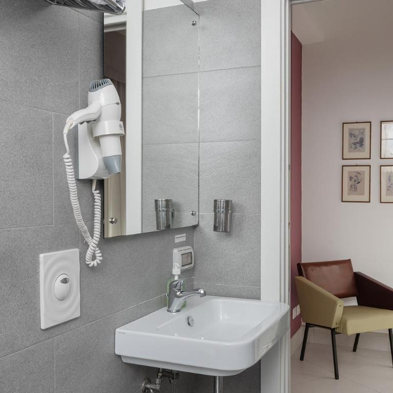 Petrucci Garden B&B - Three-Bedroom Apartment - 21