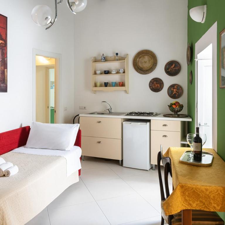 Petrucci Garden B&B - Three-Bedroom Apartment - 27