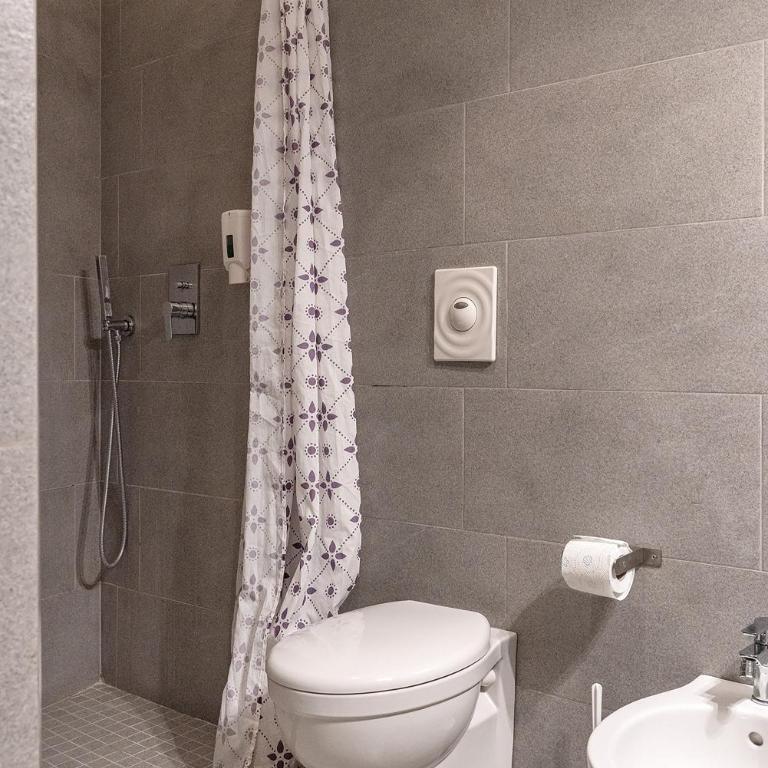 Petrucci Garden B&B - Three-Bedroom Apartment - 32