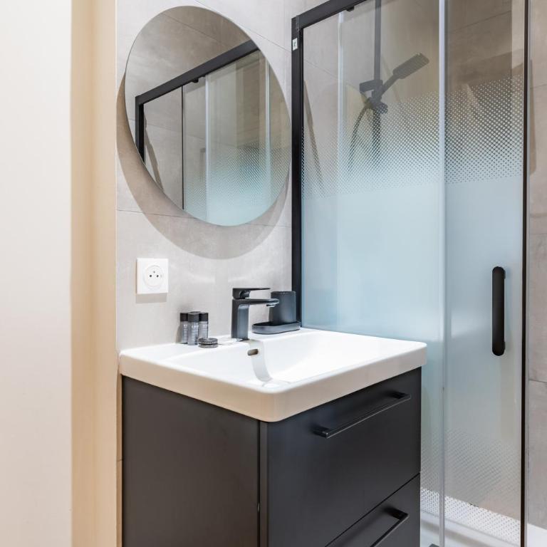 Charming - Air-conditioned and Terrace - Appartement 2 Chambres - 16