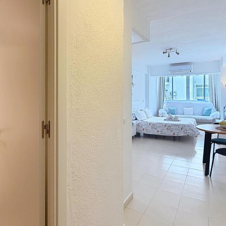 Estudio en Centro Nerja cerca de la Playa con piscina by South Costa - Apartamento de 1 dormitorio - 4