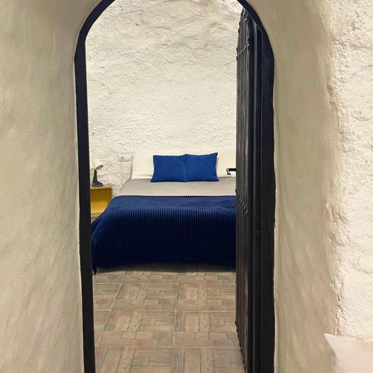 Home4u Casa Cueva Alhambra - Two-Bedroom House - 7
