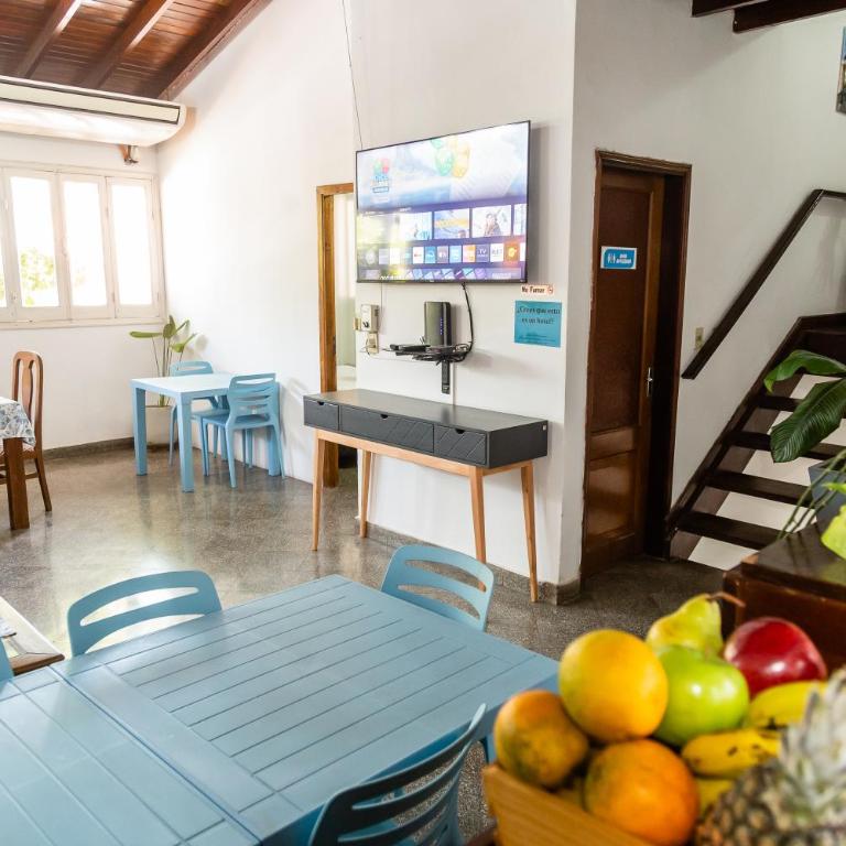 Casa QUEDATE ACA - HAB SALA - Double Room with Private Bathroom - 4
