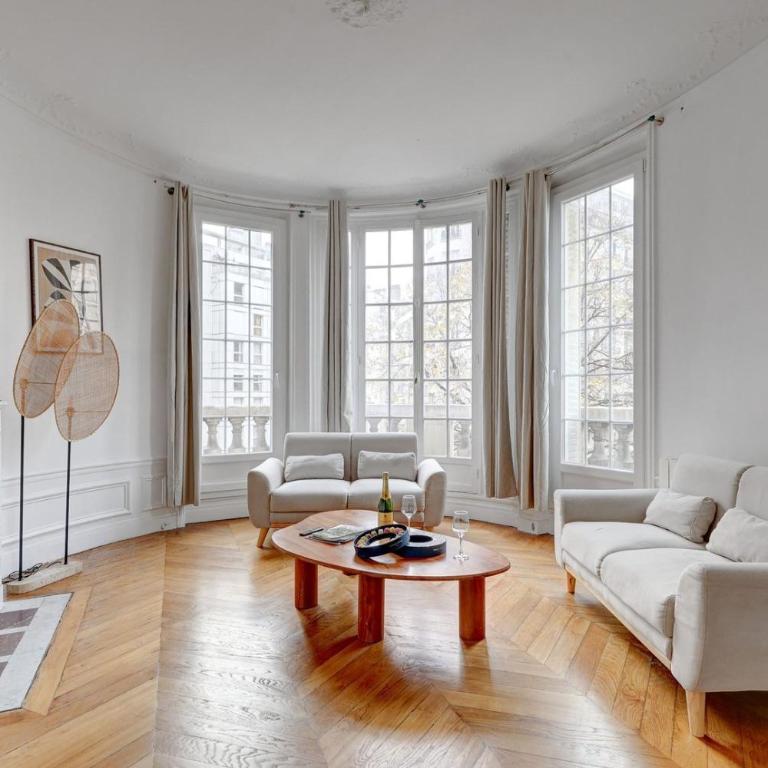 TBS 319 - Superb apartment with Eiffel Tower view - Appartement 2 Chambres - 3