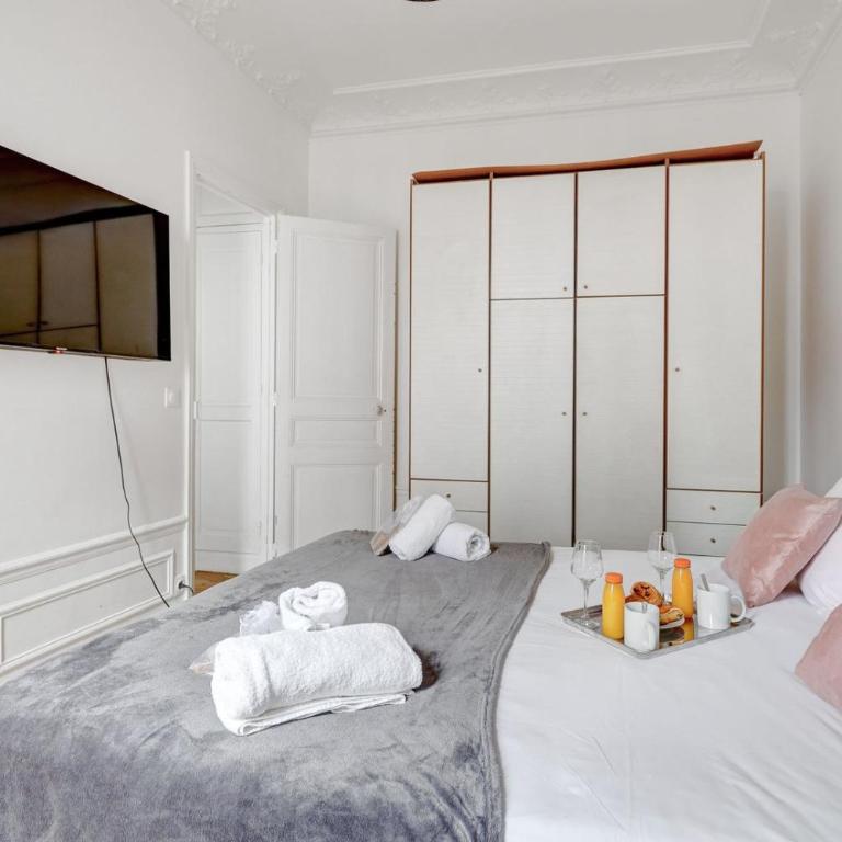 TBS 319 - Superb apartment with Eiffel Tower view - Appartement 2 Chambres - 16