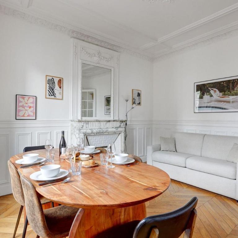 TBS 319 - Superb apartment with Eiffel Tower view - Appartement 2 Chambres - 4