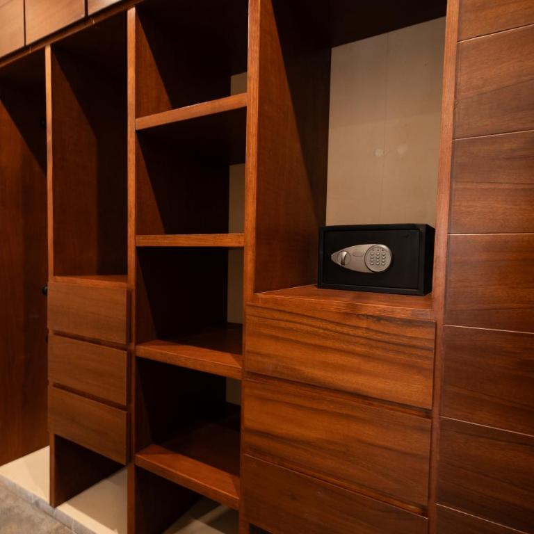 Magical 2 Penthouses & Apartment with 2 Private Pools and Jacuzzi - Apartamento - 80