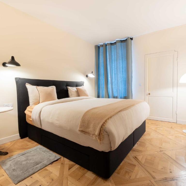 Le vrai style Parisien au centre du Marais - Two-Bedroom Apartment - 9