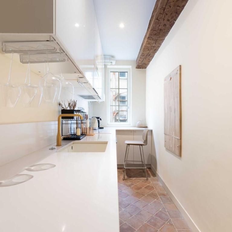 Le vrai style Parisien au centre du Marais - Two-Bedroom Apartment - 14
