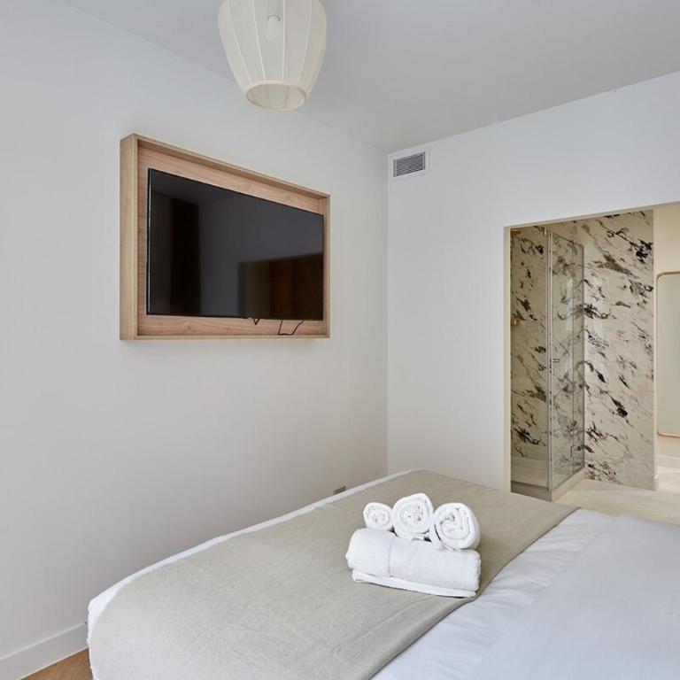 Apartment Centre de Paris by Studio prestige - Two-Bedroom Apartment - 11