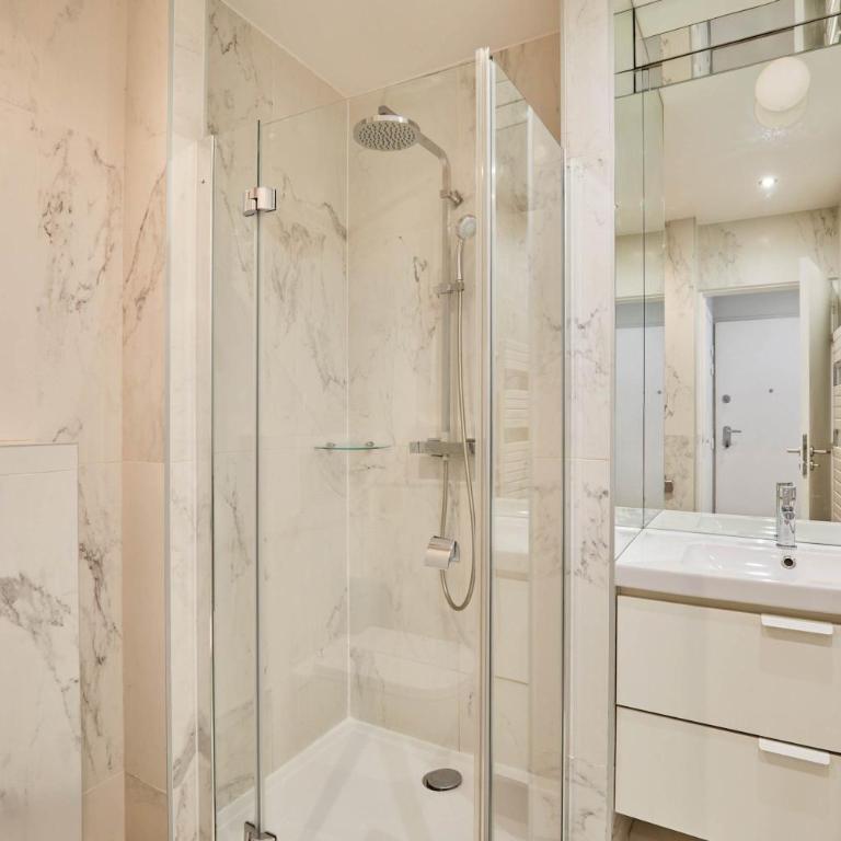 Studio Eiffel Tower by Studio prestige - Studio Standard - 4