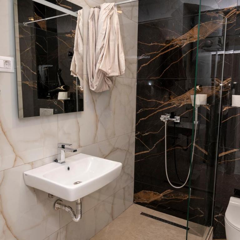 RiverBank Apartmani - Apartman sa Pogledom na Vrt - 4