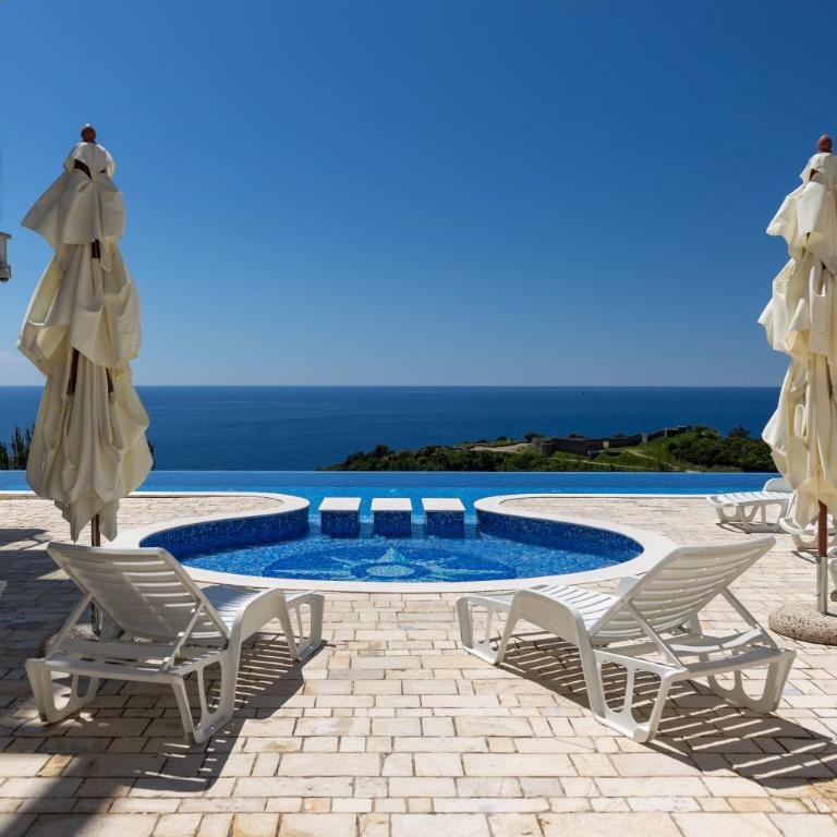 Skyline View Apt & Pool Retreat - Apartman sa 2 Spavaće Sobe - 29