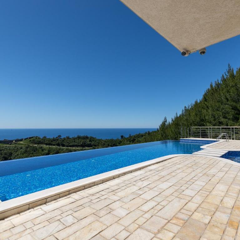 Skyline View Apt & Pool Retreat - Apartman sa 2 Spavaće Sobe - 26