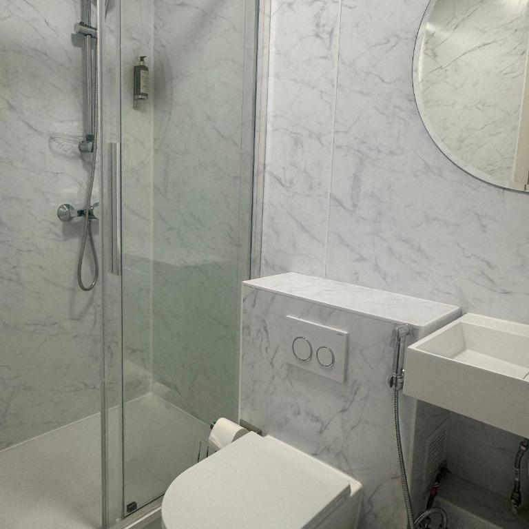 Hôtel Montmartre - Nouvellement Rénové - Grand Studio (2 Adultes) - 6