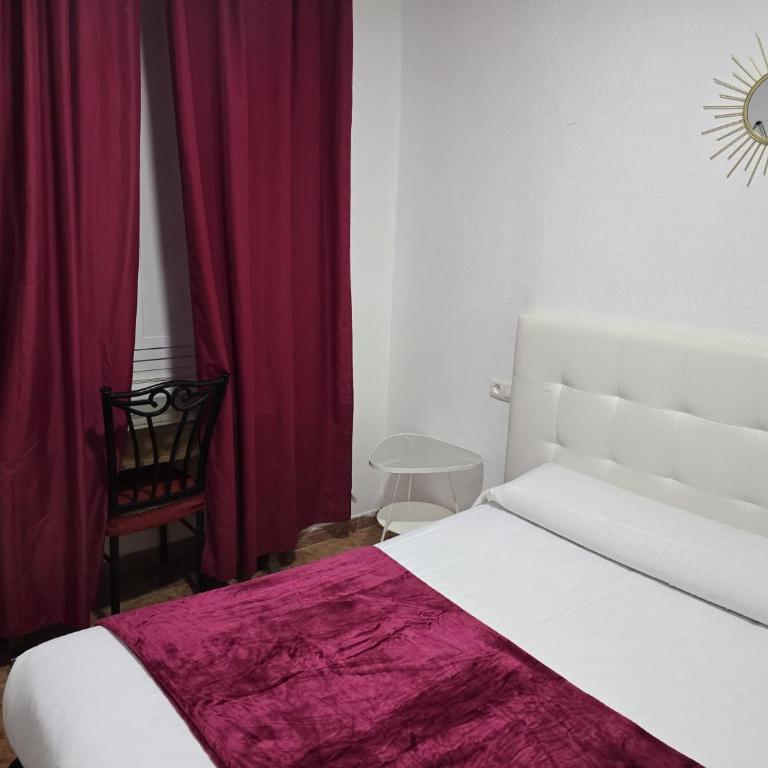 ROOMS Los MONTES - Double Room with Shared Bathroom - 3